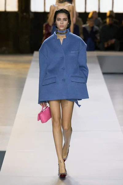 Look 49